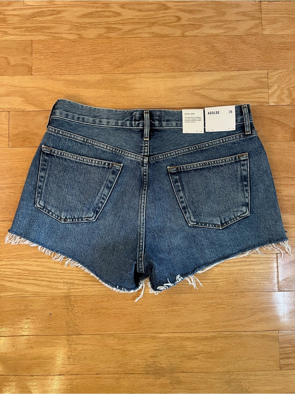 NWT AGOLDE Parker Vintage Cut-Off Denim Shorts in Lowkey 100% Organic Cotton - Picture 6 of 9
